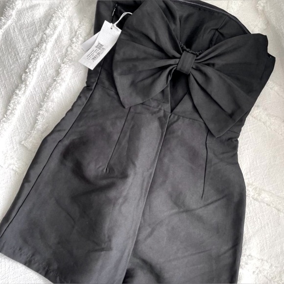 COPY - LuLu’s Glamorous Go Bow-dly Black Strapless Romper Size S - Picture 7 of 8